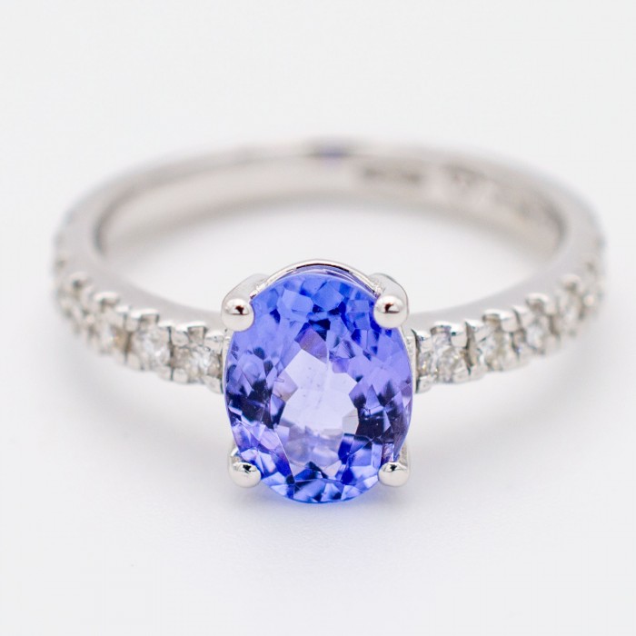 Anello Tanzanite Ct. 1,37 e Diamanti in oro 18Kt