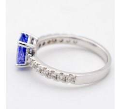 Anello Tanzanite Ct. 1,37 e Diamanti in oro 18Kt