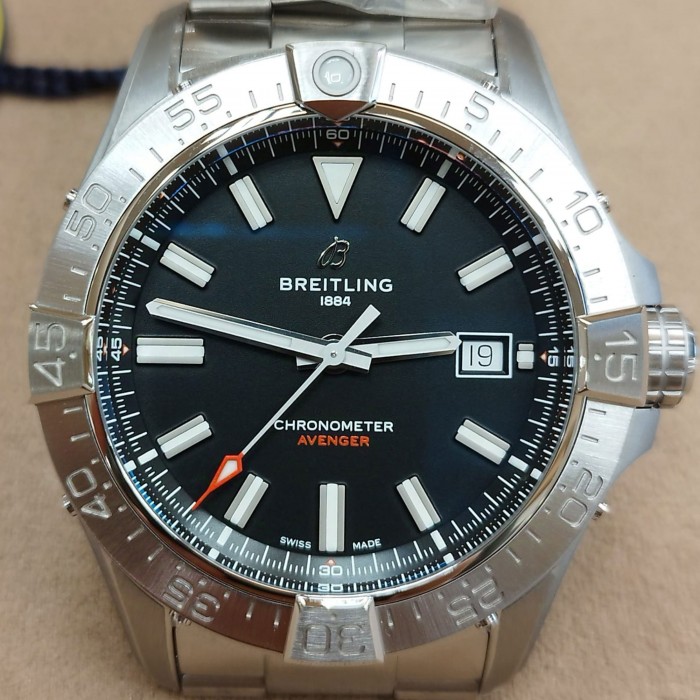 Breitling Avenger Automatic 42 New with stickers A17328101B1A1