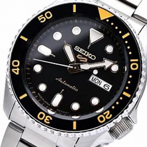 Seiko 5 Sports SRPD57K1 – Automatico 42,5 mm Quadrante Nero Dettagli Oro
